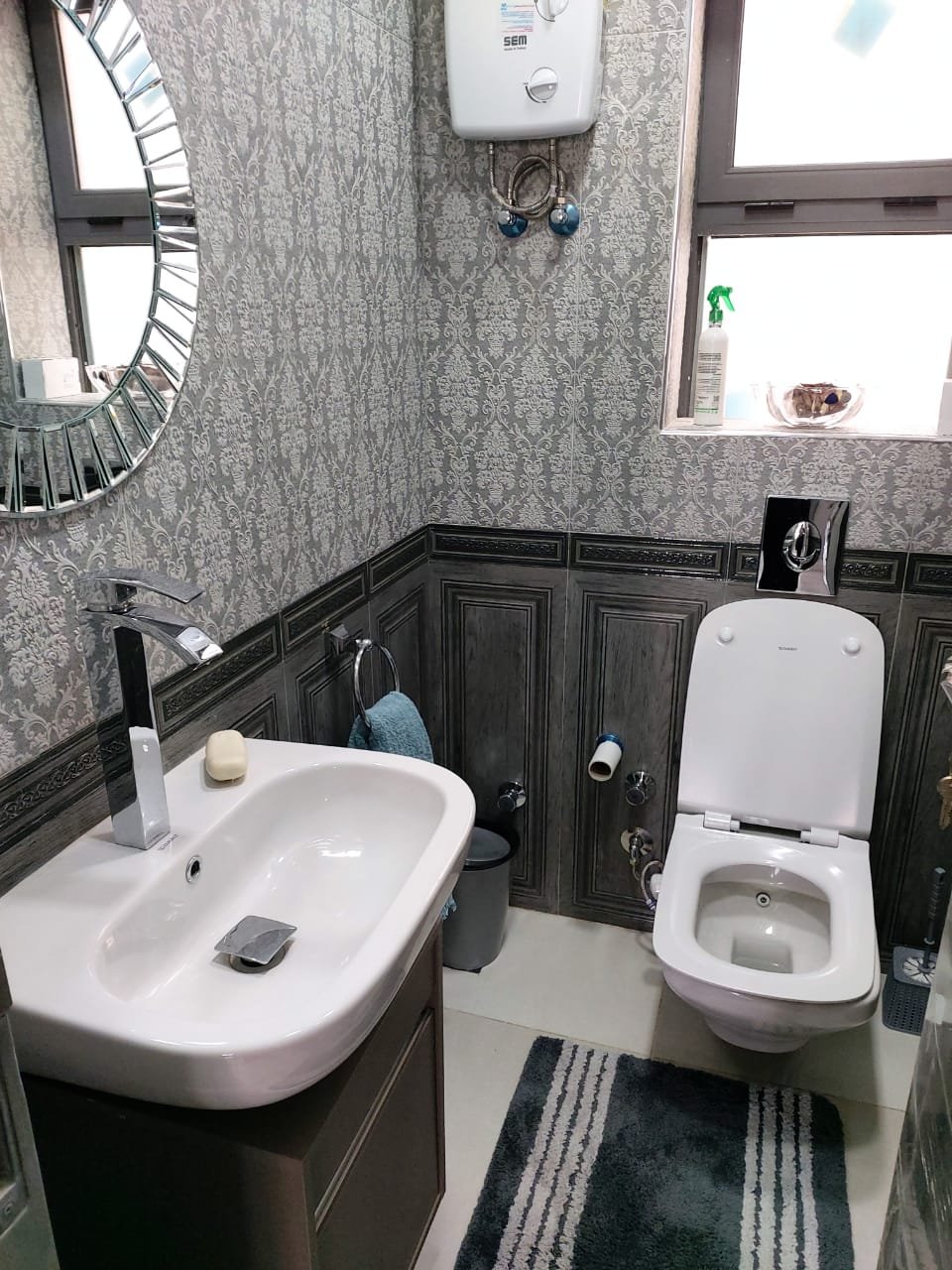Furnished Three Bedroom Apartment for Rent in Eastown