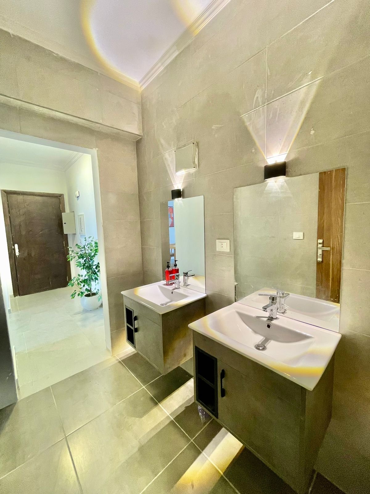 Fully Furnished Three Bedroom Apartment for Rent in Eastown